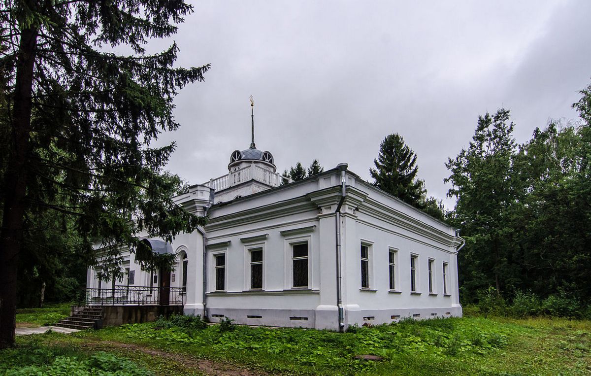 Белый дворец