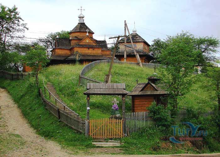 Церковь Рождества Богородицы в Ворохте 