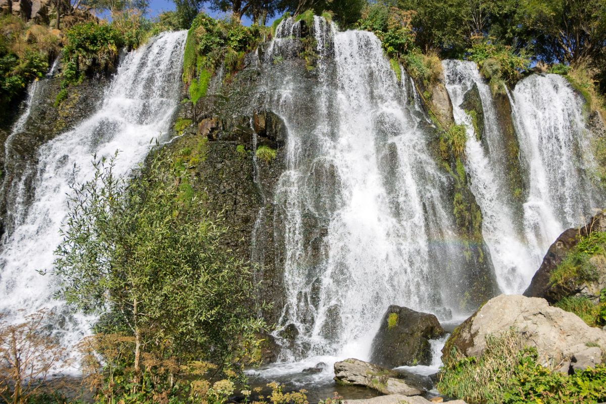 Водопад Шаки (Шакинский водопад)