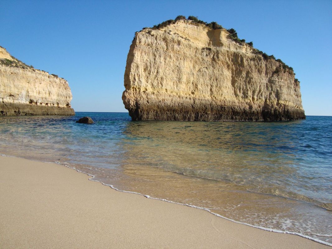 Пляж Кова-Редонда