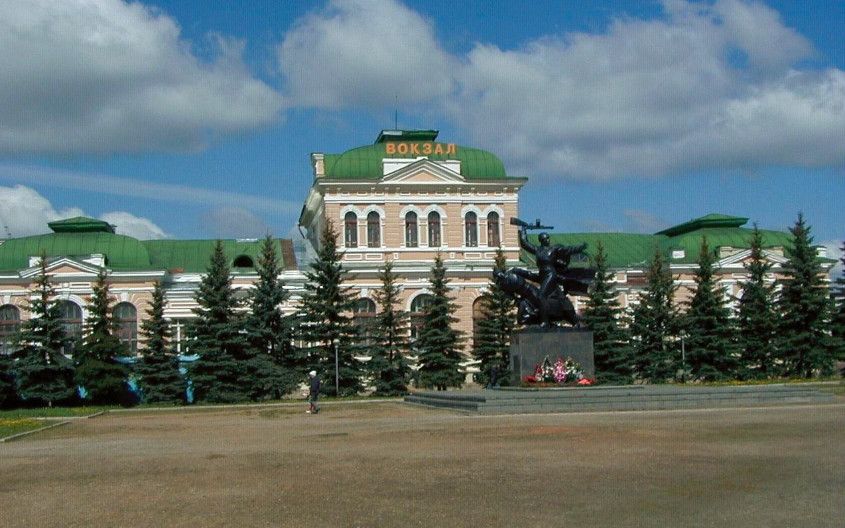 Комсомольская площадь