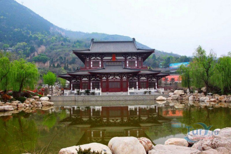 Горячие Источники Хуацин (Дворец Хуацин)