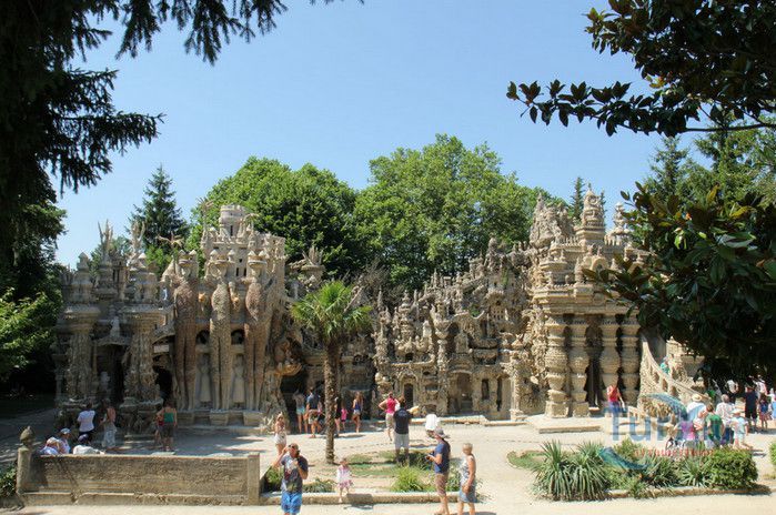 Идеальный дворец почтальона Шеваля