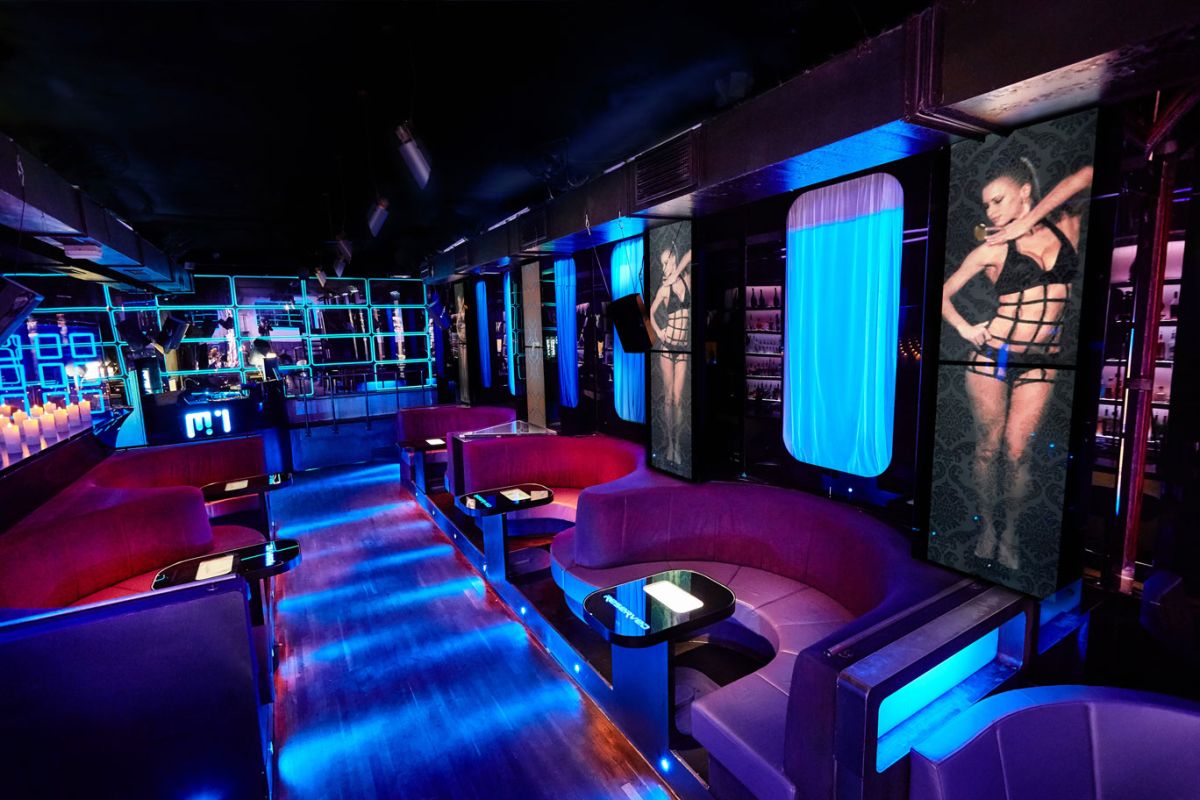 M1 Lounge
