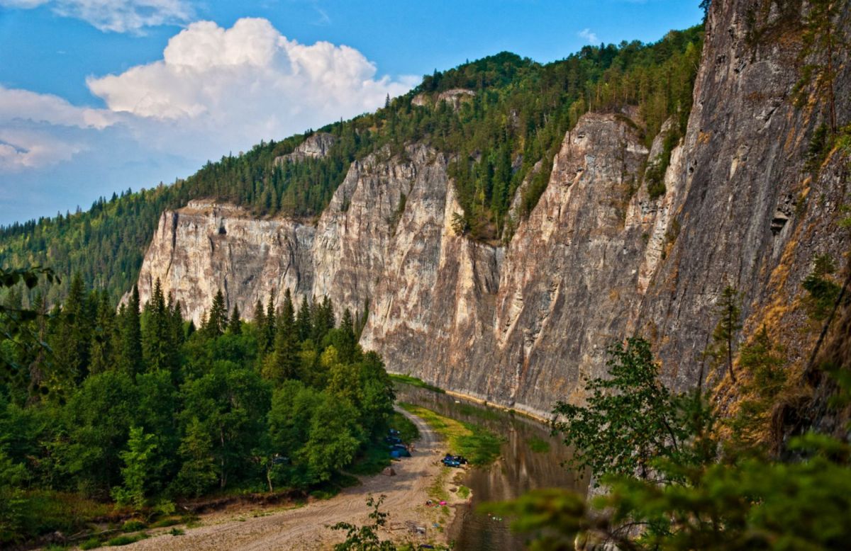 Скала Мамбет