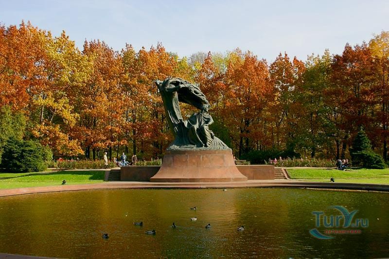Памятник Фредерику Шопену