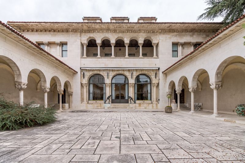 Королевский дворец