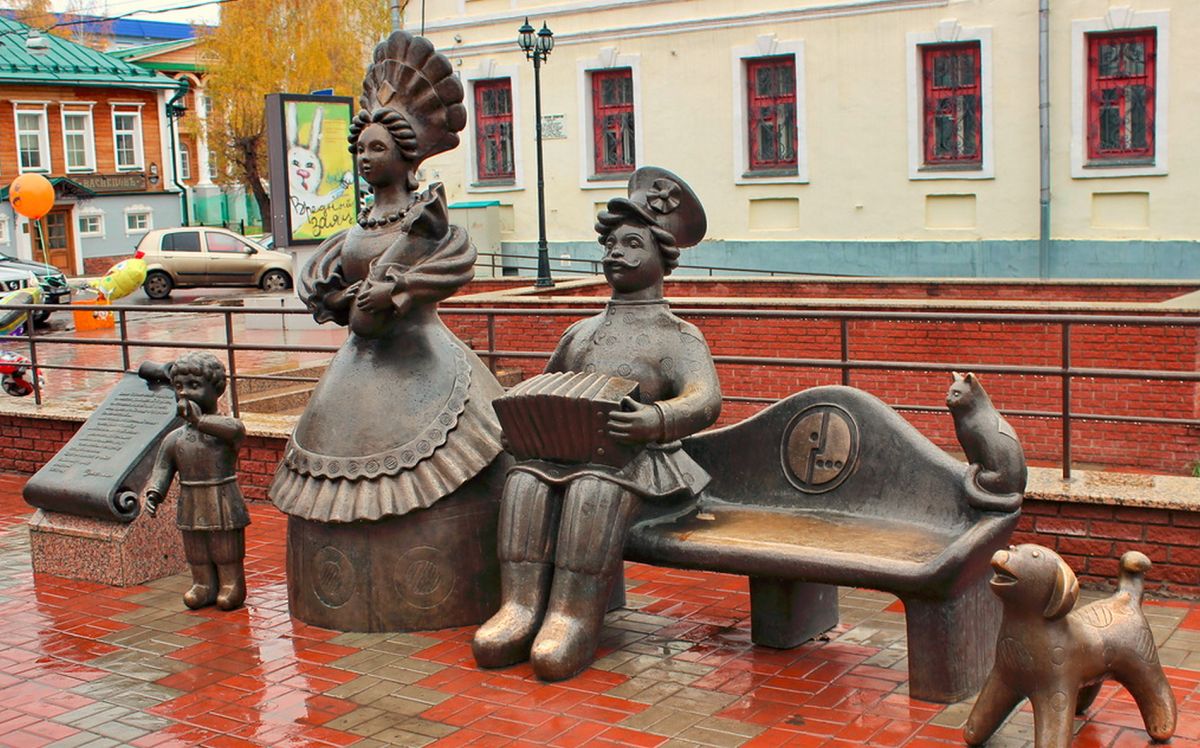 Скульптурная композиция Семья в городе Киров