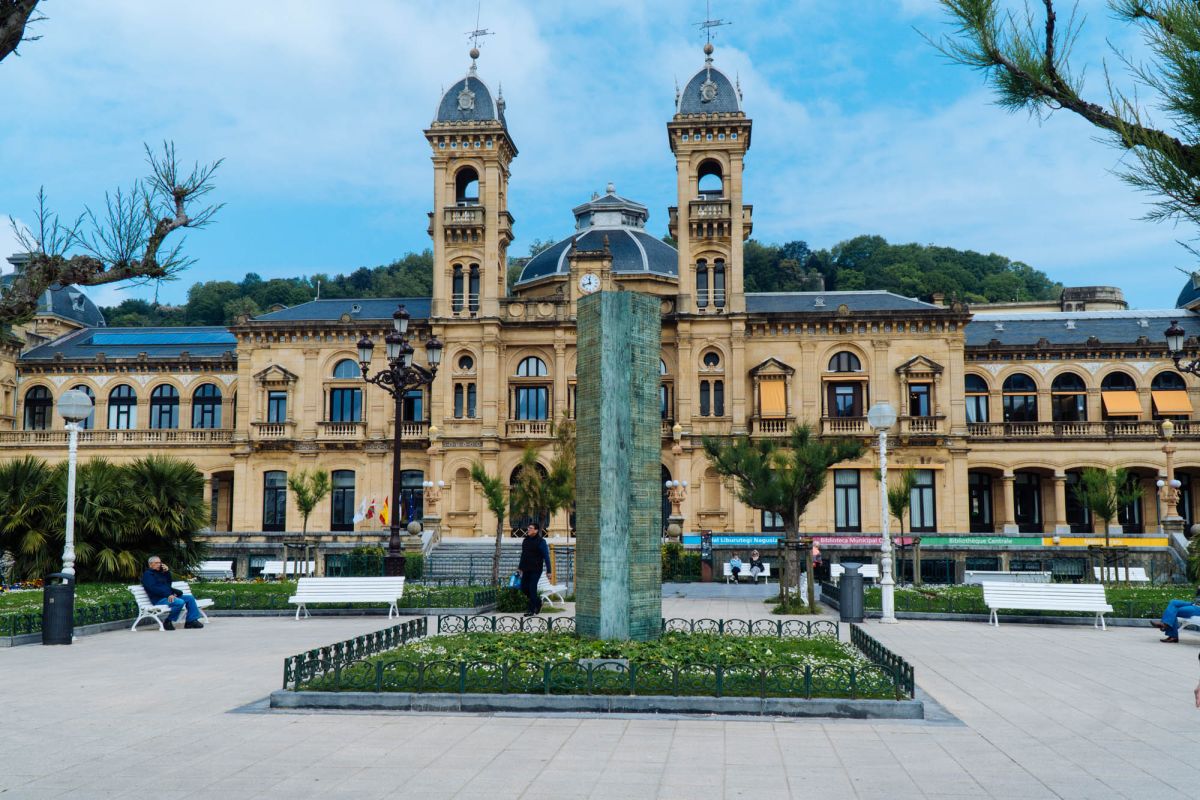 Скульптура Память