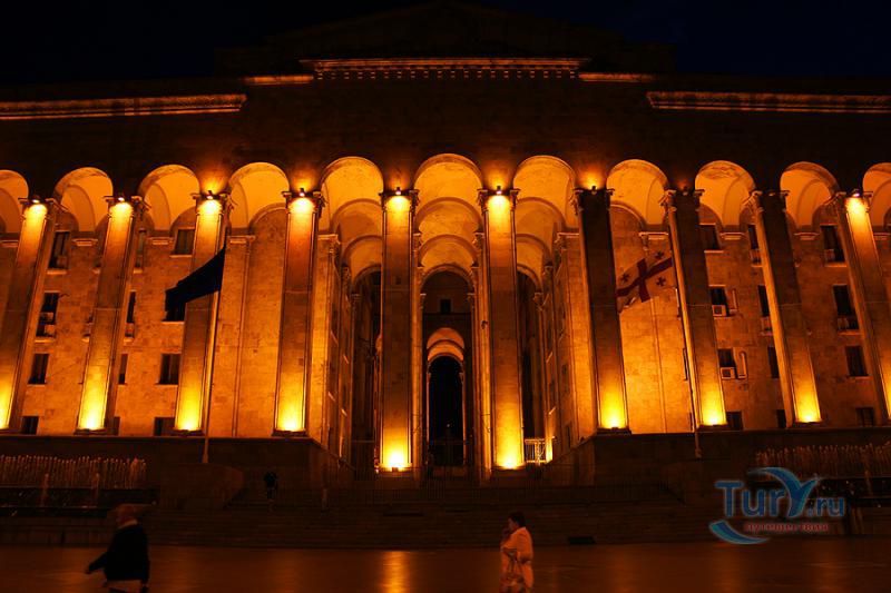 Старое здание парламента