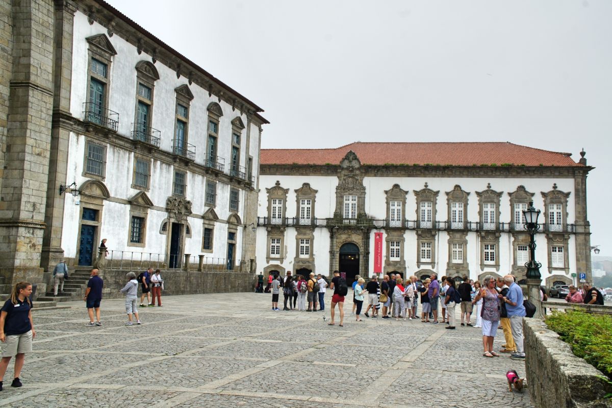 Епископский Дворец 