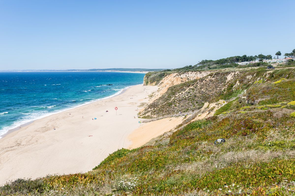 Пляж «Прайя-ду-Меку-оу-ду-Моинью-ди-Байшу»