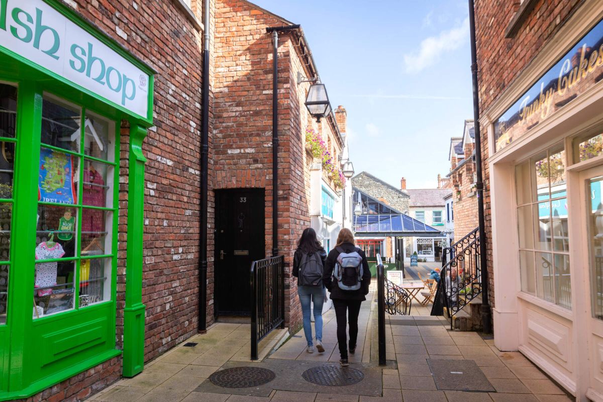 10 лучших впечатлений, которые каждый фанат Derry Girls должен увидеть и сделать в Дерри~Лондондерри