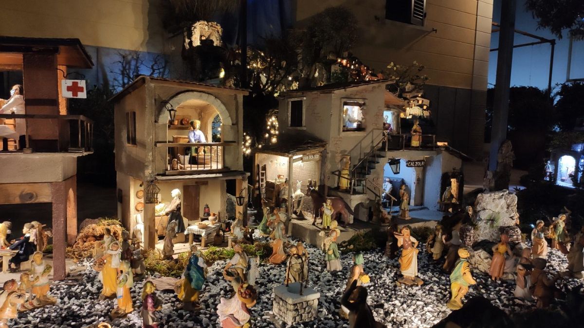 Магия вертепов в Болонье фото