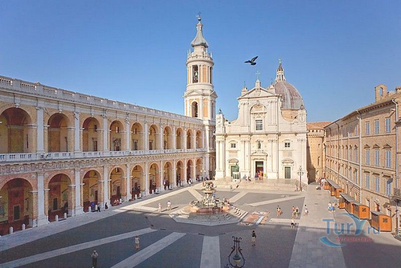 Площадь Мадонны (Пьяцца делла Мадонна)