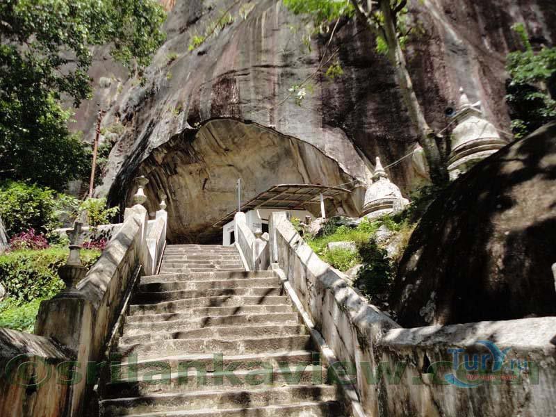 Храм Мулкиригала Райя Маха Вихара