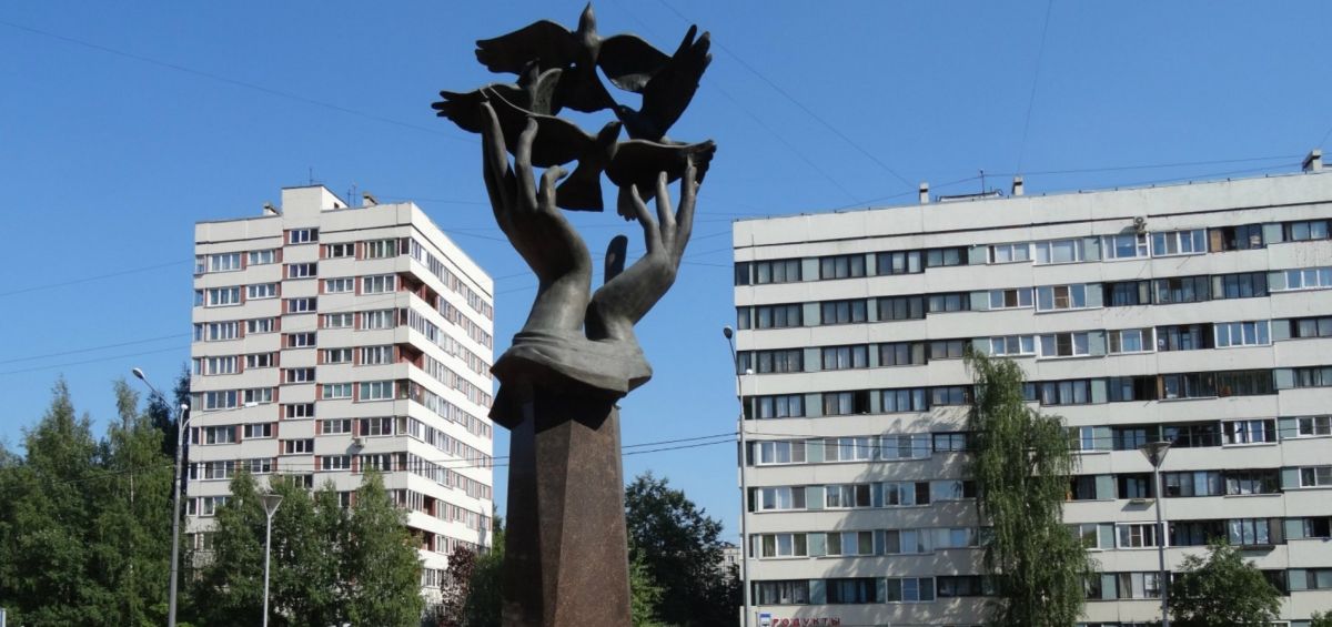 Памятник учителю 