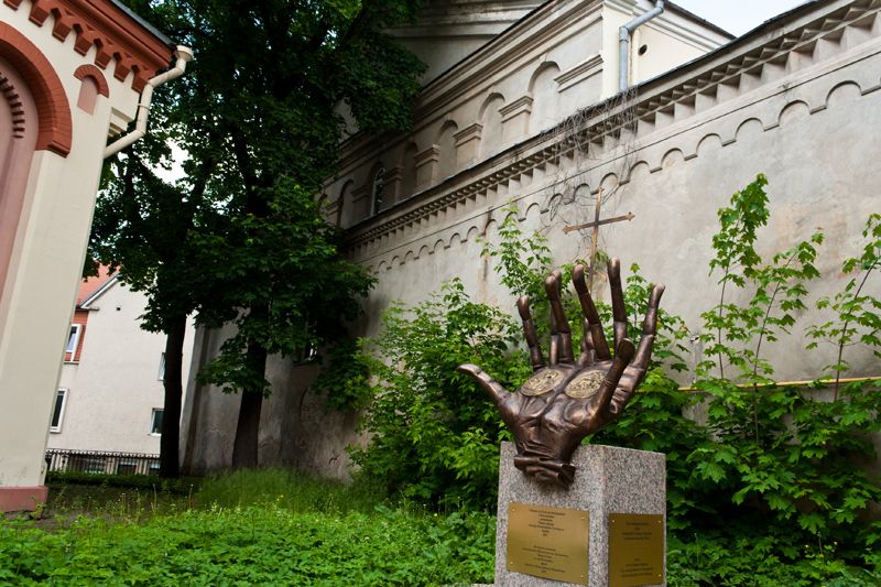 Памятник A.С. Пушкину и А. Ганибалу