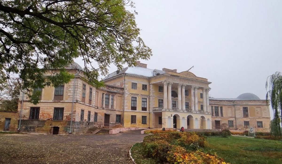 Дворец Грохольских (Воровницкий музей истории авиации и космонавтики)